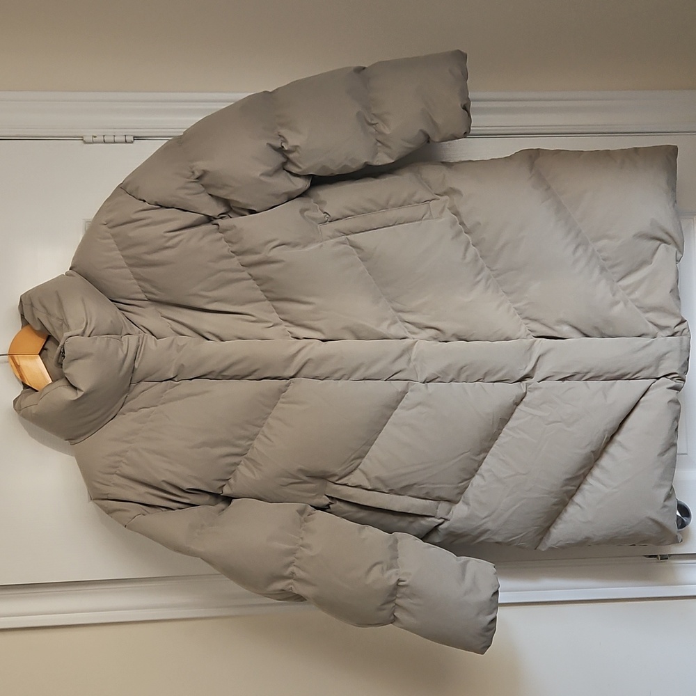 Aritzia Light Green Cloud Puffer Coat - Picture 7 of 12